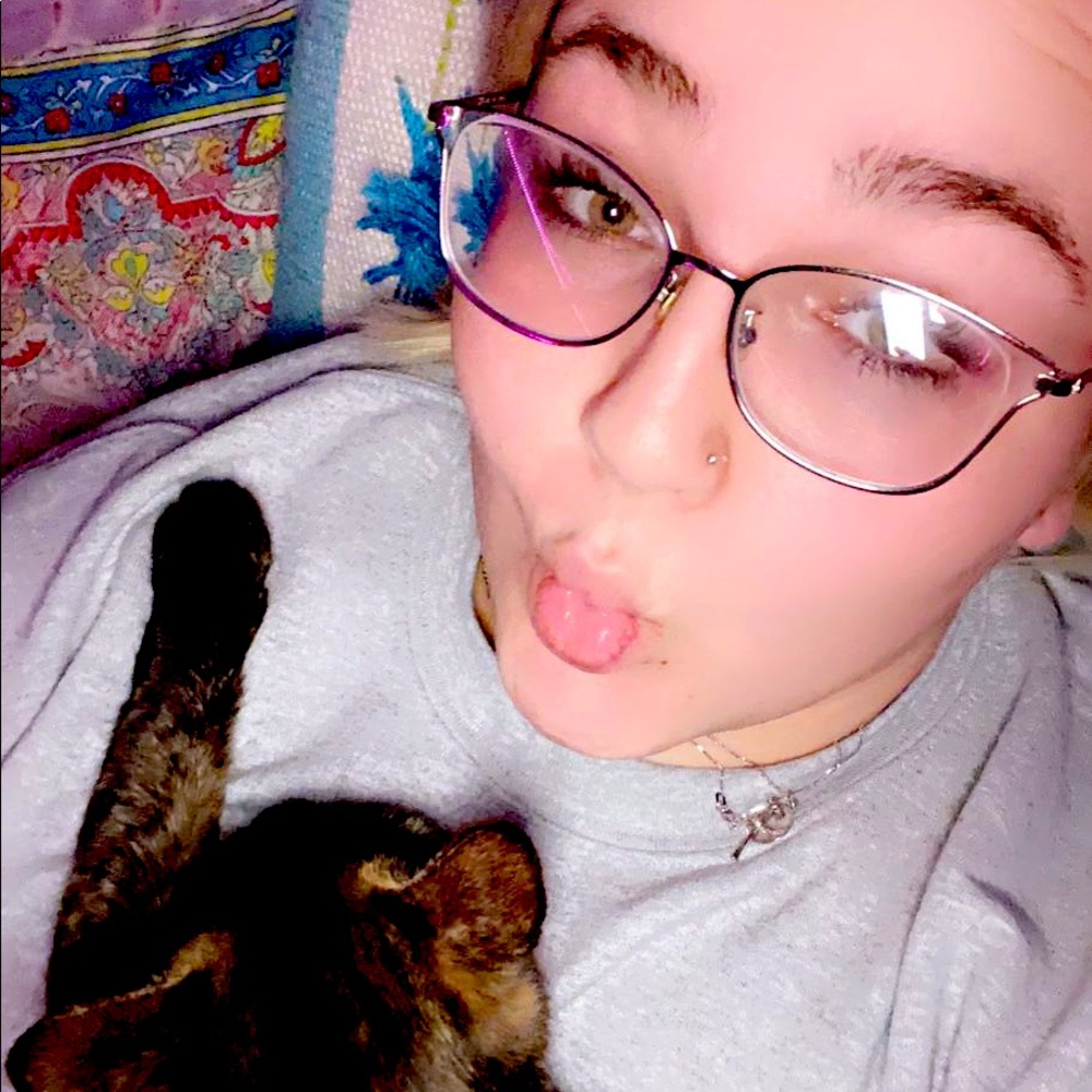 Meet your Posher, Lexi